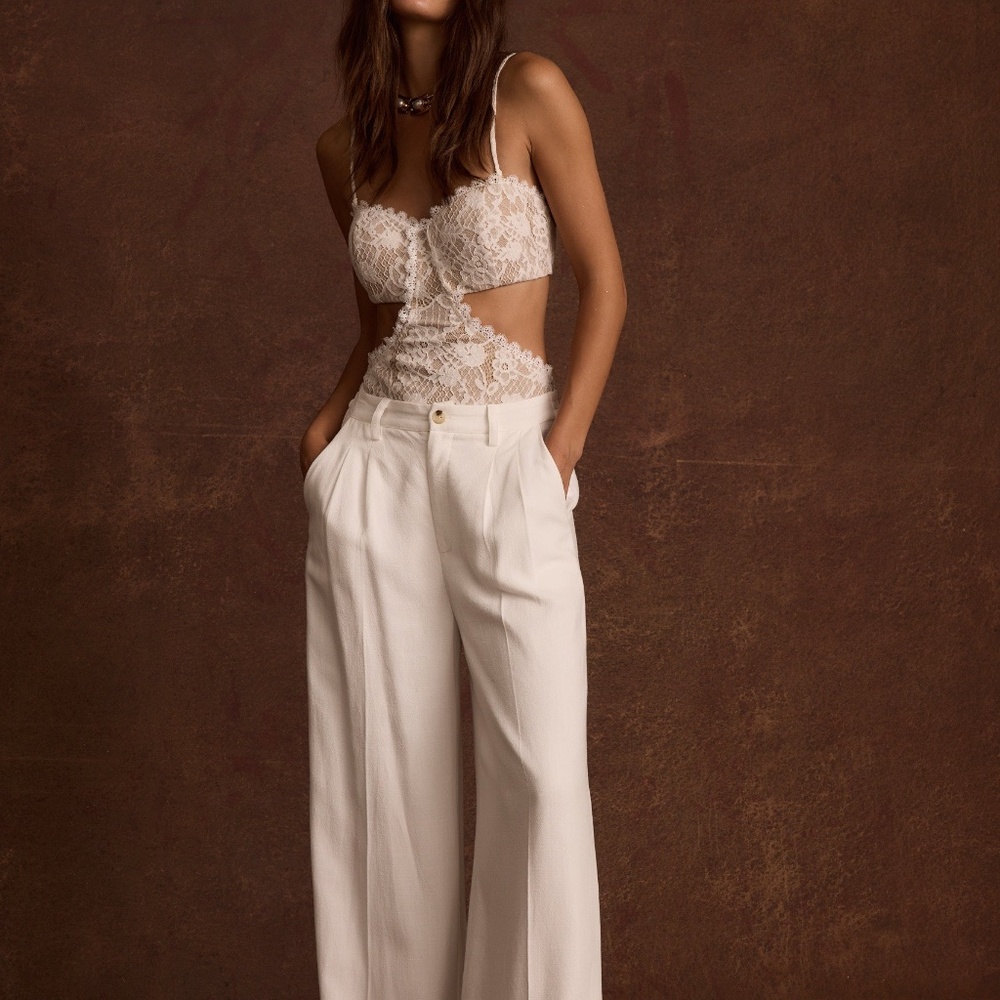 12th Tribe Princesa White Lace Bodysuit Size XSXS